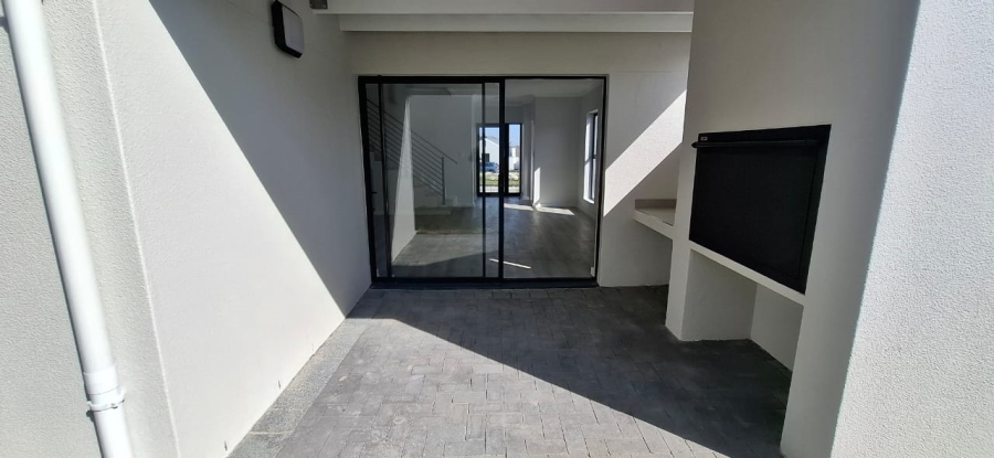 To Let 3 Bedroom Property for Rent in Jakarandas Western Cape